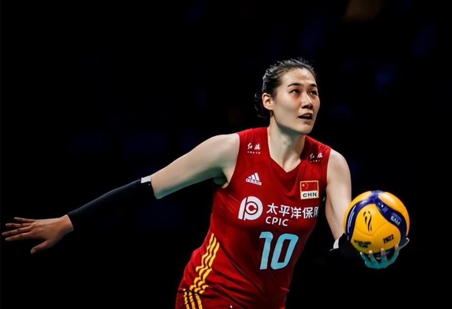 李盈莹3-2波兰失误,中国女排逆转李盈莹