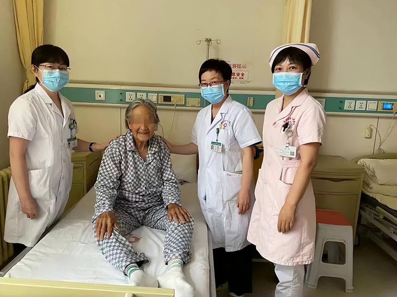 大同市第一人民医院为89岁高龄老人成功实施卵巢肿瘤手术