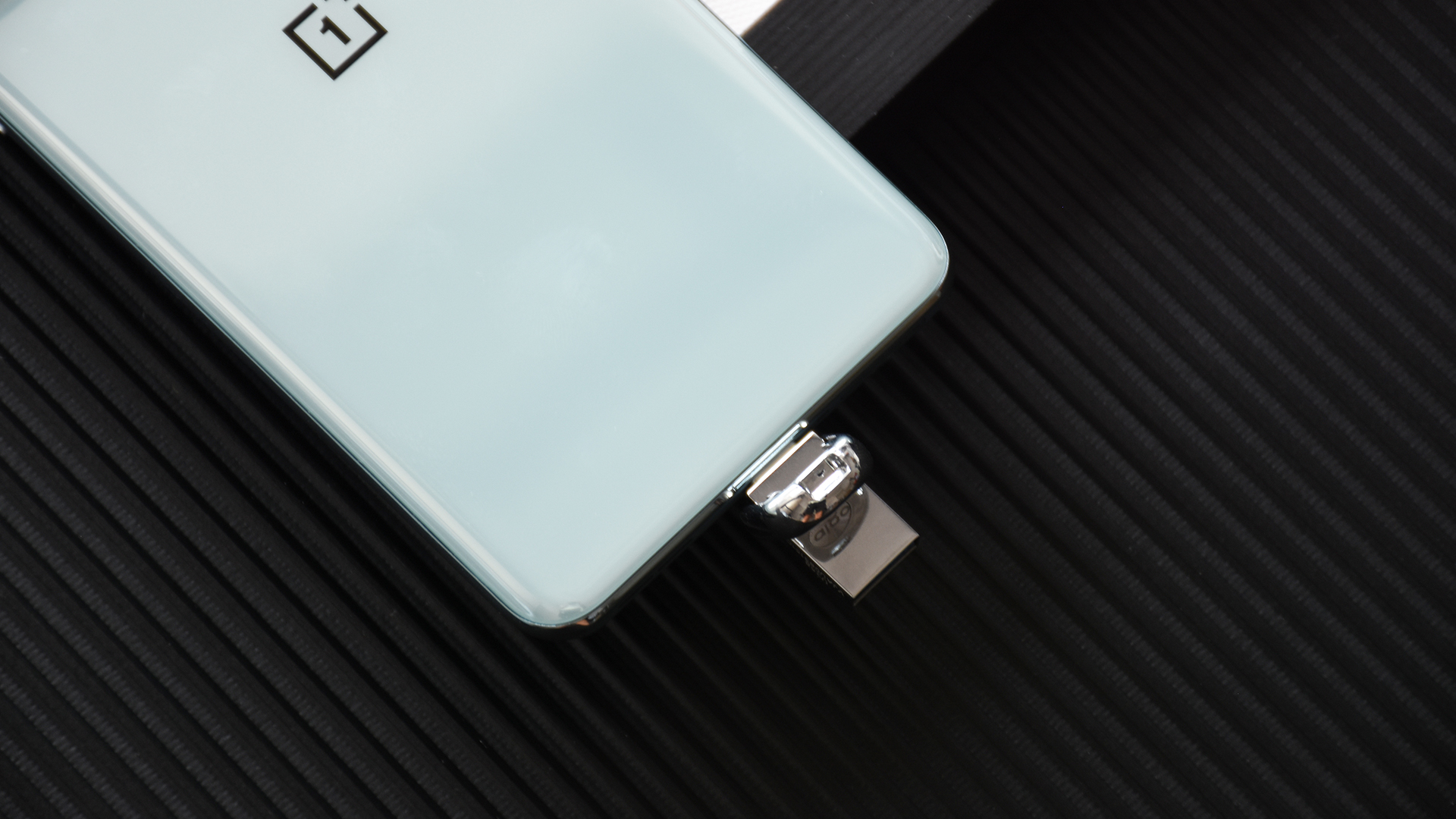 aigoU358多功能TypeC闪存U盘：高速读写，便捷备份