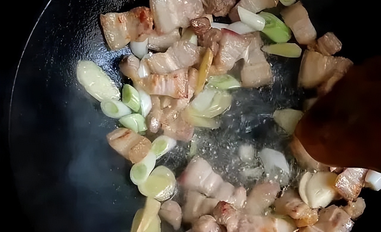 张红甫_学会这招，炖鱼没有腥味，还鱼肉鲜嫩