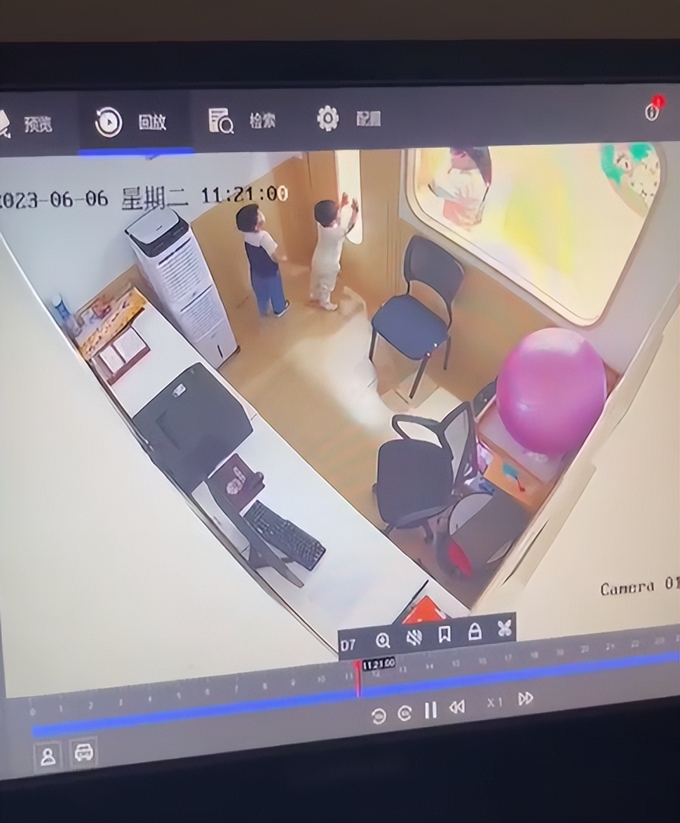 监控死角幼师虐童被抓,幼师打小孩事件妈妈查监控