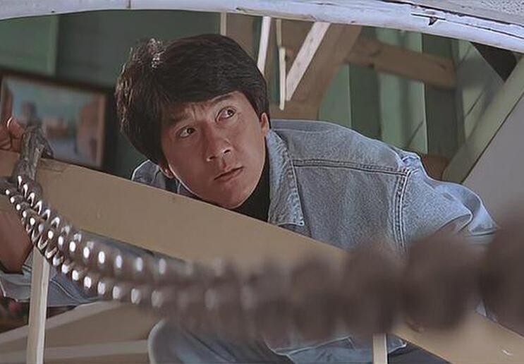 成龙惊天一跳震惊国外视频,成龙惊天一跳吓坏好莱坞