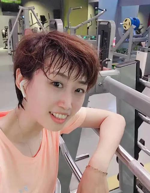 国乒女队王楠,王楠张怡宁女乒团体比赛视频