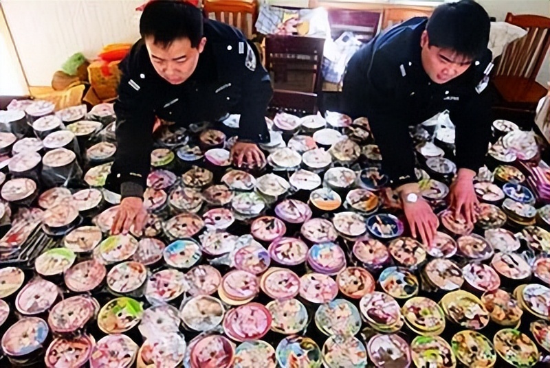 一天看上万条黄片，频起生理反应，鉴黄师年入18万，为何难以招人