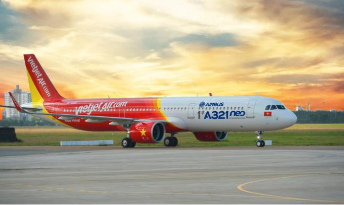 飞机上看比基尼秀？越南第一女首富创办比基尼航空21岁赚百万美元