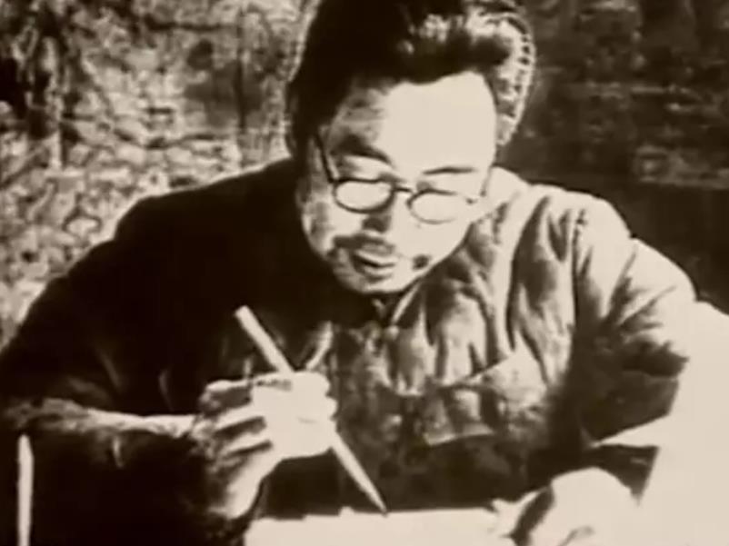 1941年香港沦陷，周恩来为救300人，不惜暴露两千地下*党**员，为何