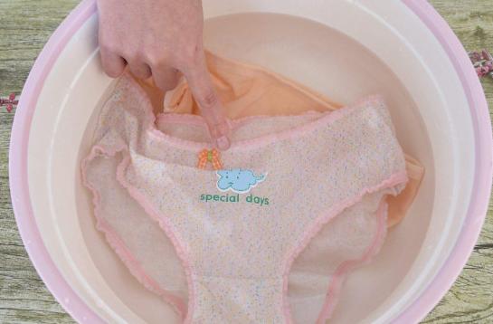 清洗内衣裤用消毒水吗,内衣裤用热水洗好还是冷水