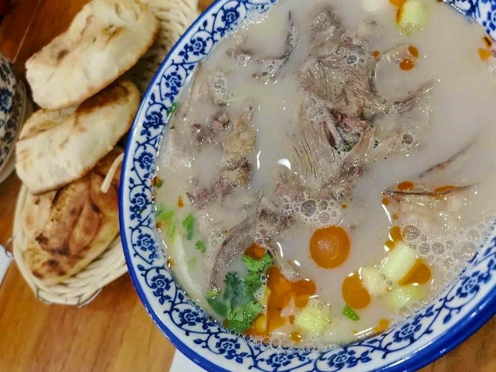 白汤单县羊肉汤正宗做法全过程,品味鲜正宗单县羊肉汤