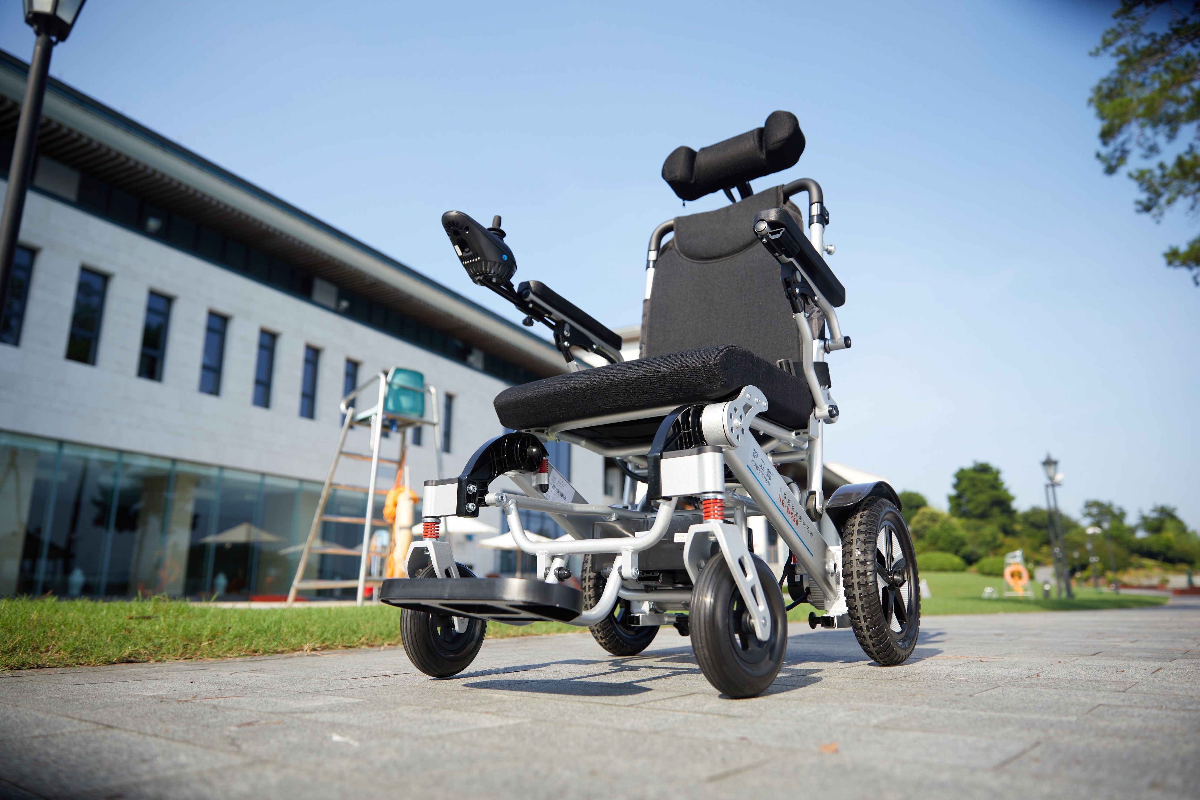 选什么样的轮椅自己用比较方便,轮椅选择与使用必备知识