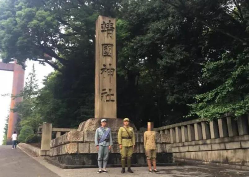 女子街头穿日本军装,女子穿日本关东军装