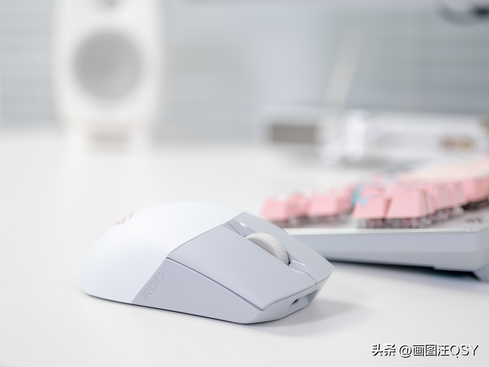 居家书桌升级改造：追剧听歌、居家办公也能很快乐