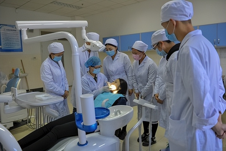 河北同仁医学中专学校三个校区,河北同仁医学中等专业学校校长