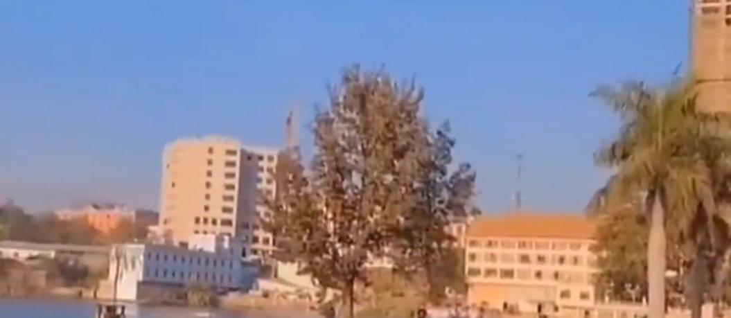 女的*光脱**拍卖，男的生拔指甲，真实的边境赌博，远比你想象的可怕