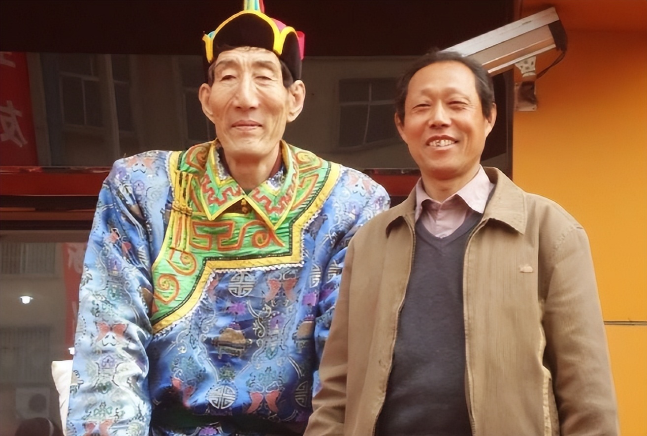 中国第一巨人鲍喜顺，不听医生忠告执意生育，如今儿子身高多少？