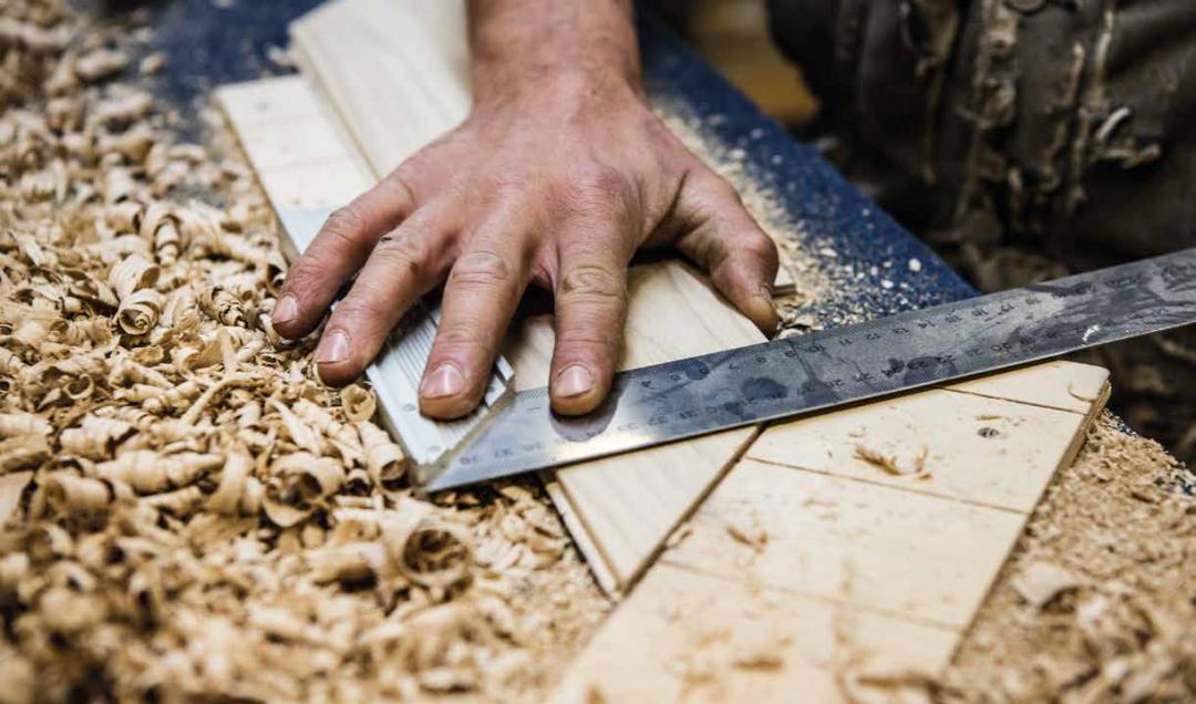 三层实木地板和强化复合地板比较,选三层实木地板还是强化复合地板