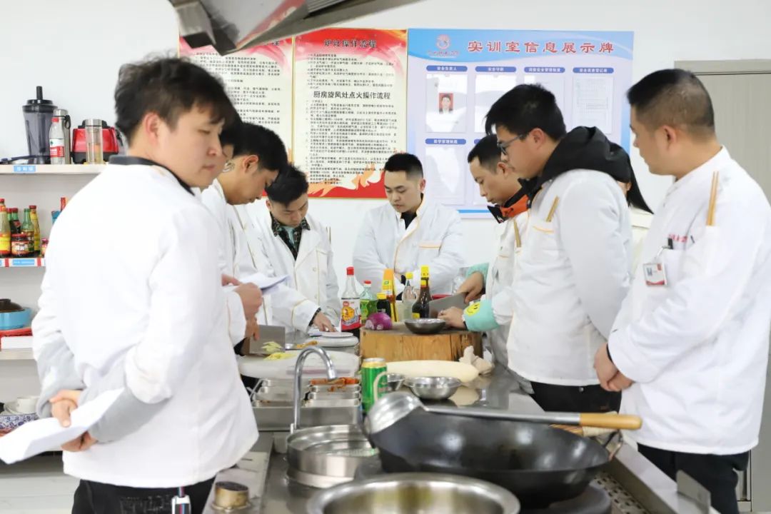 湖北国家补贴免费学餐饮,政府补贴学烹饪