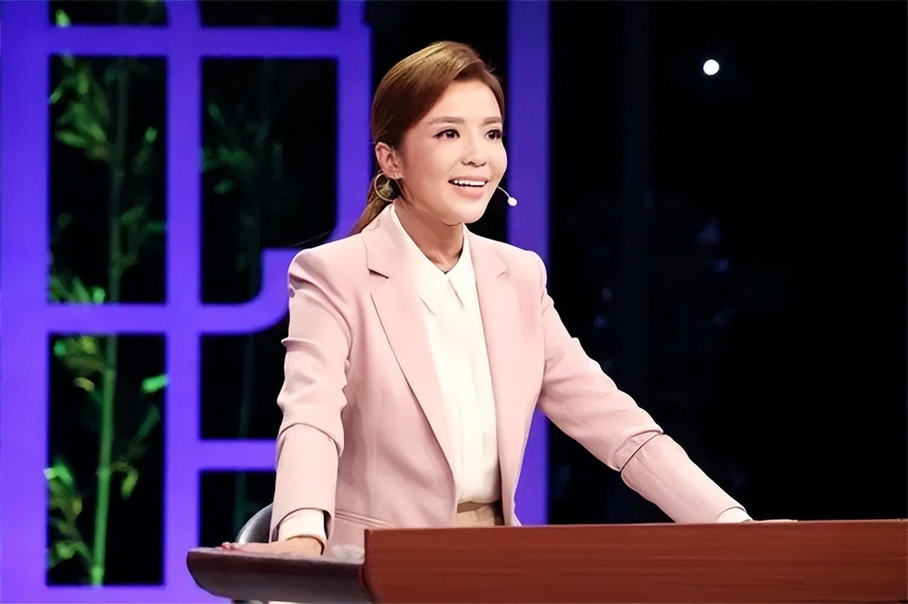 央视主持人嫁给美国富豪,央视名嘴娶五任老婆