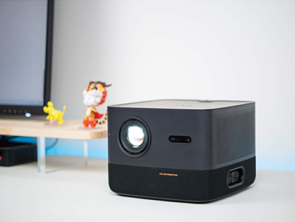 太卷了！亮度1300CVIA、帝瓦雷调音，AOCK1智能投影或成4K段爆款