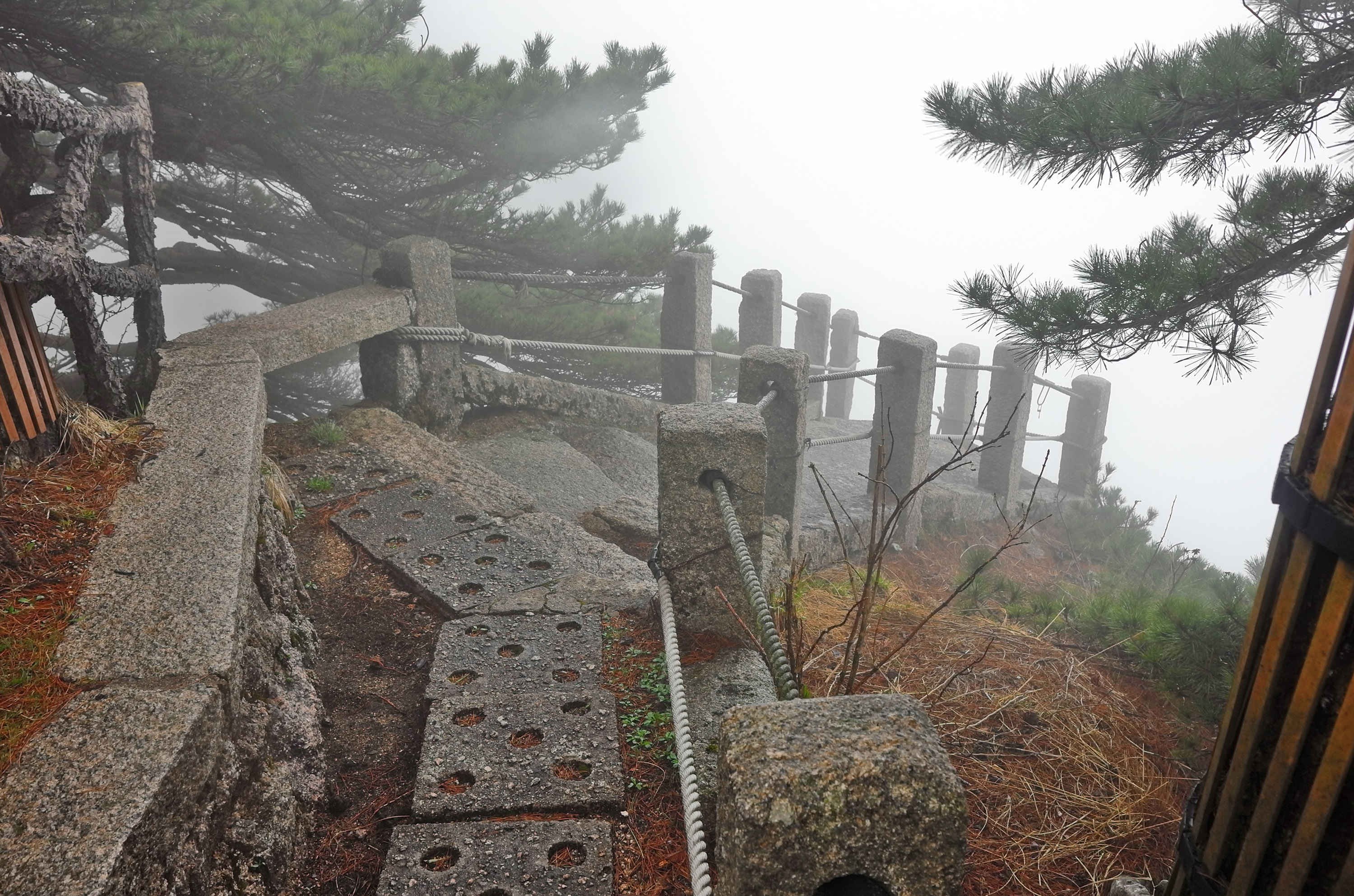 黄山慈光阁到玉屏楼步行多久,爬黄山从慈光阁开始的攻略