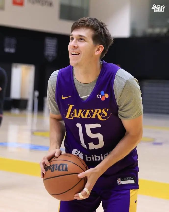 詹姆斯儿子签约耐克合同,耐克给詹姆斯16亿美元的终身合同