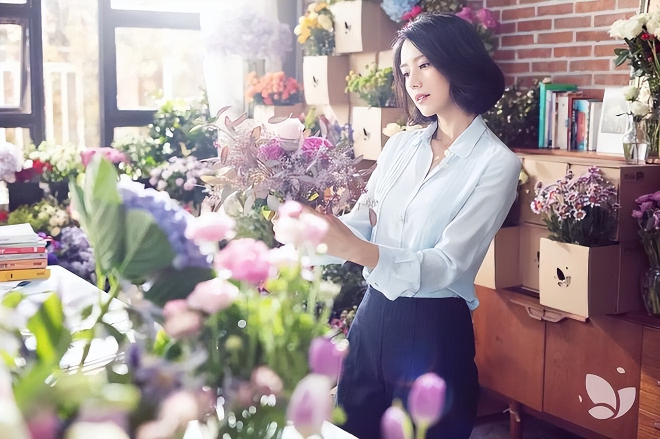 国民女神高圆圆:插足袁泉感情,王一博背后金主,屡被公公刁难