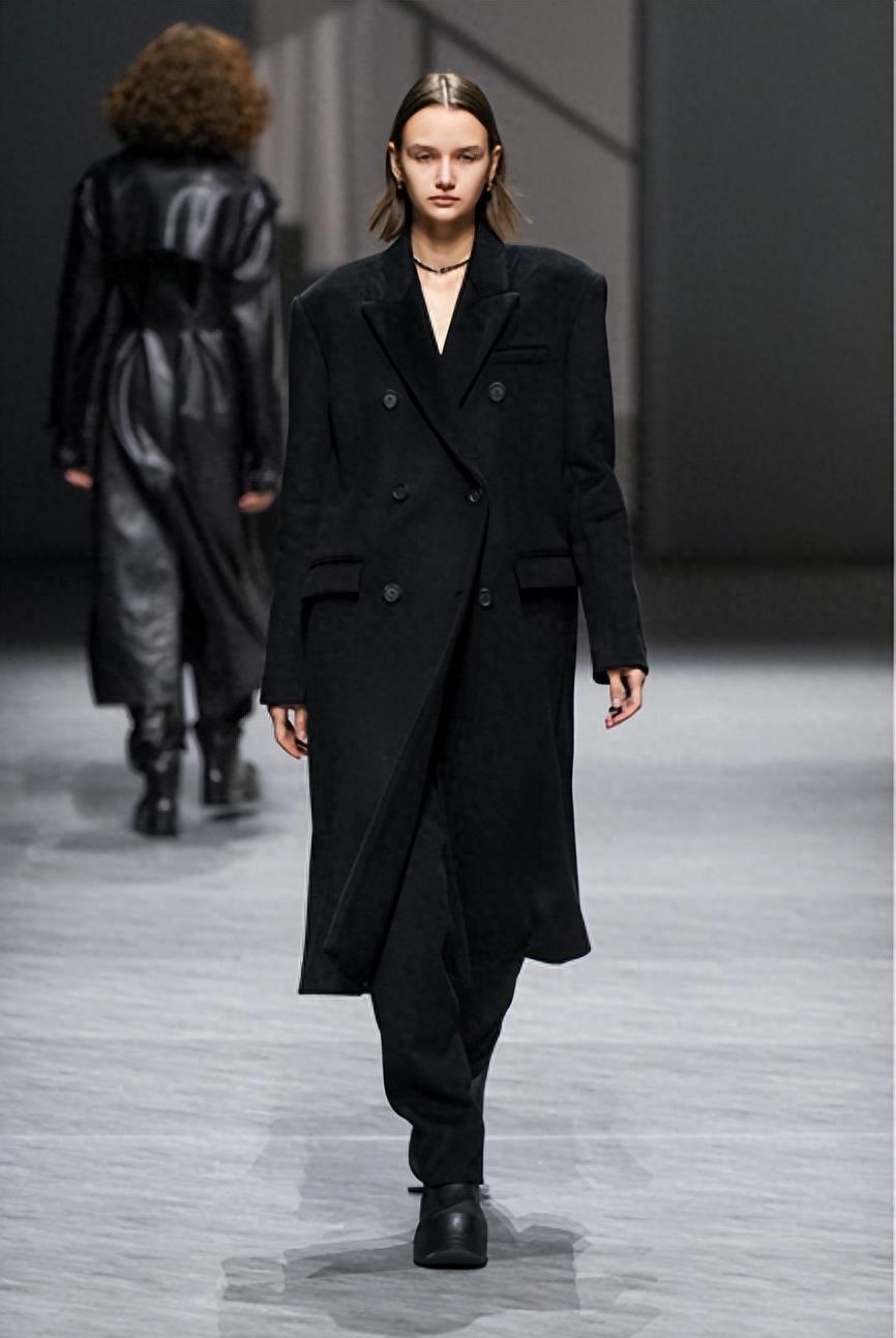 太平鸟绒入新境冬季大秀,太平鸟德绒保暖内衣儿童