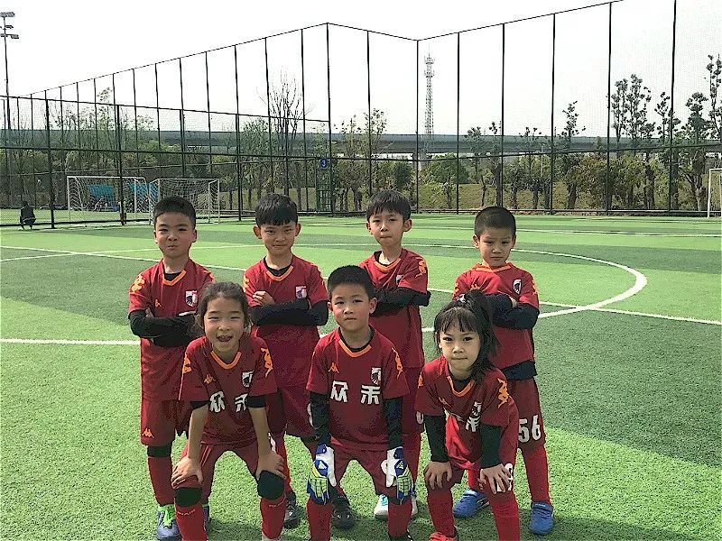 濂嬪媷浜夊厛鏃犳墍鐣忔儳,闃熶紞椋庨噰灞曠ず鍔ㄤ綔