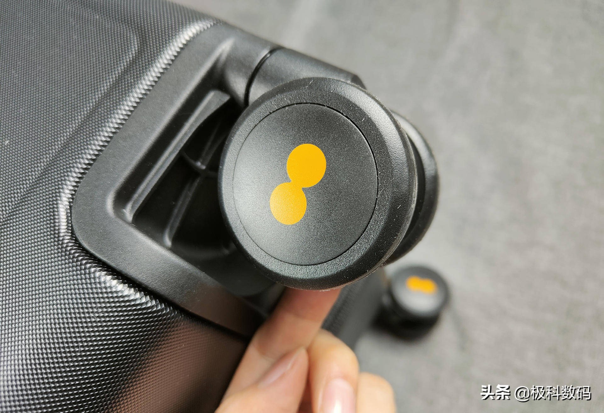 设计小心思，容量大提升，地平线8号大旅行家行李箱使用体验