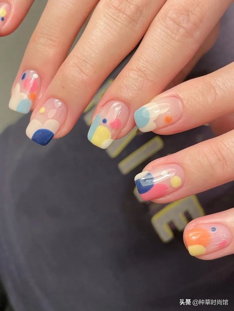 秋冬超显白高级感美甲,春日美甲图片最新款百搭
