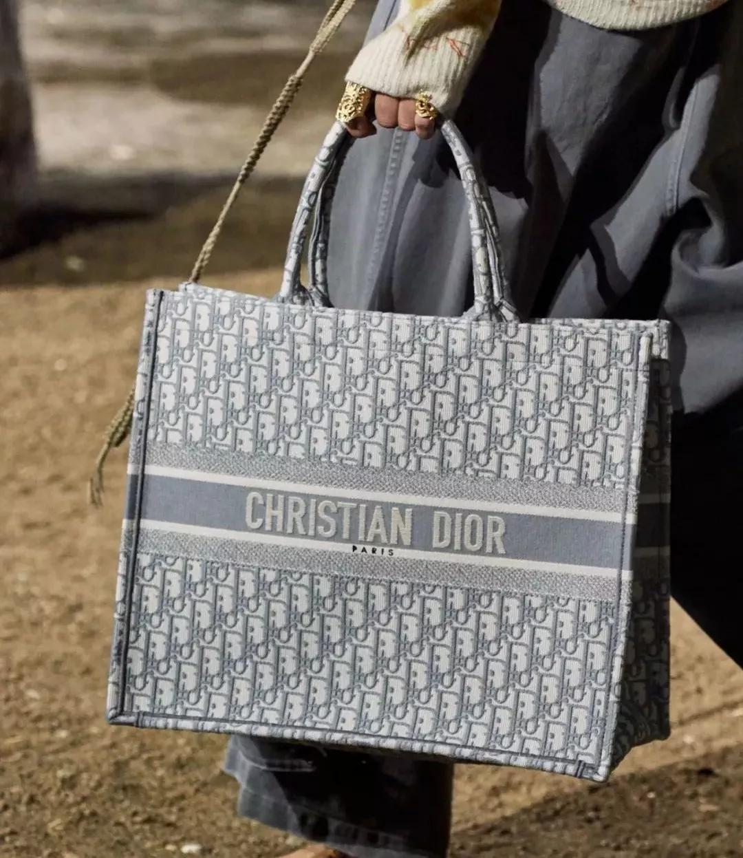 dior所有的惊喜都来自爱你的人,dior经典不过时