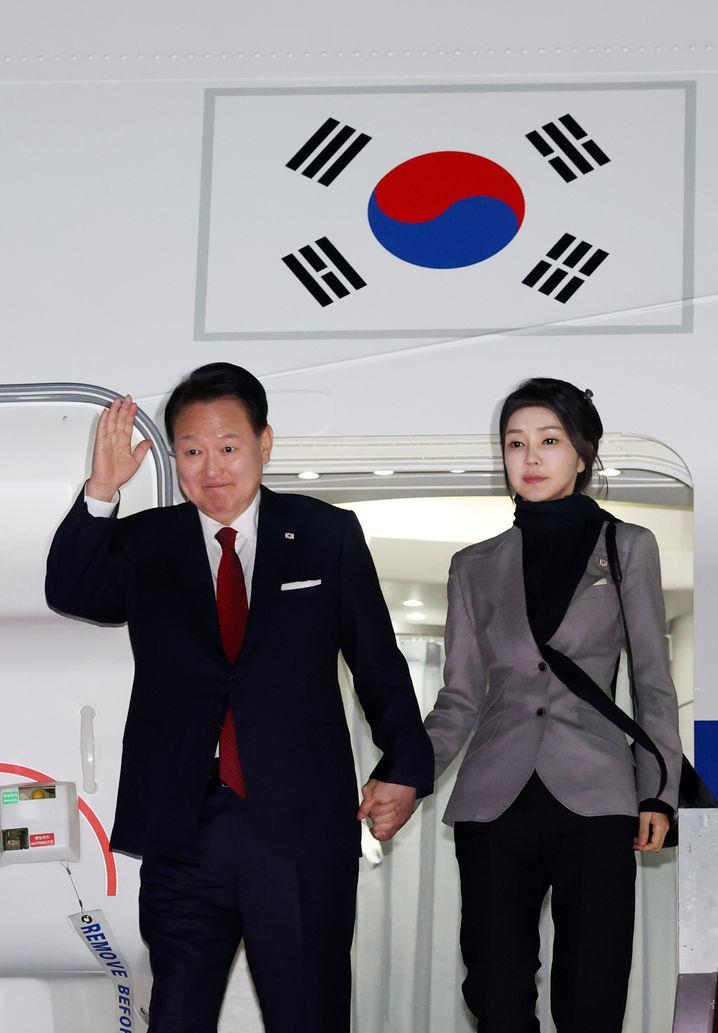 韩国第一夫人发夹,韩国第一夫人灰色造型