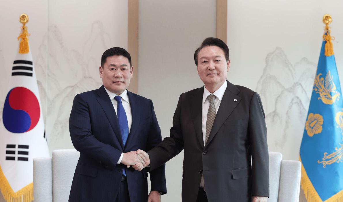 美韩对蒙古下手了?组“环中国”供应链,*土稀**从天津港出口