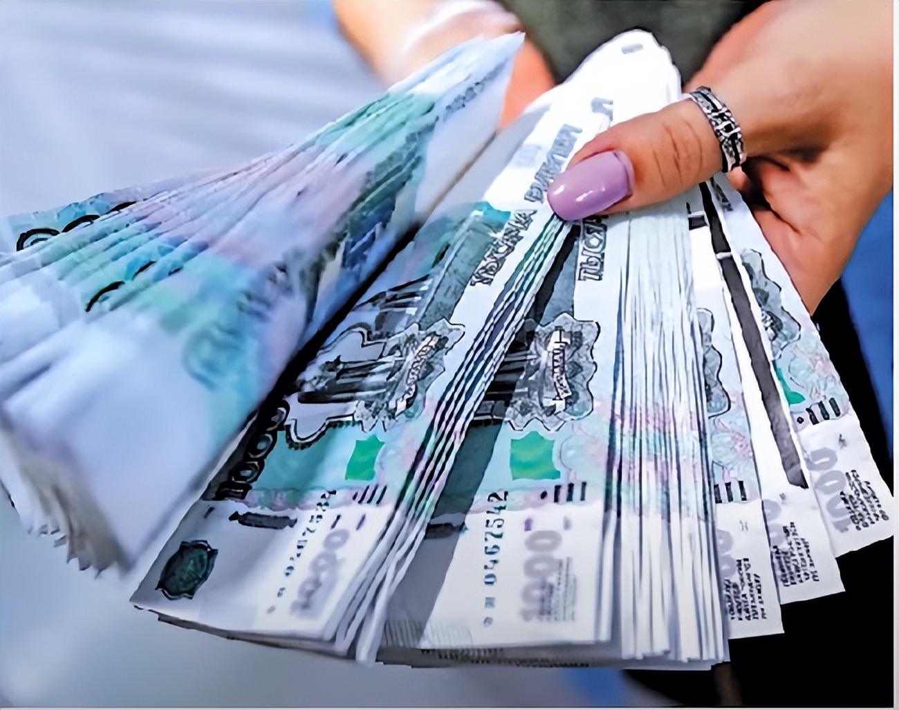 苹果被俄监管罚款1200万美元,美国政府对苹果处罚