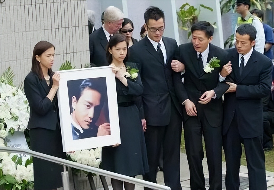 20年后再看张国荣：为何他会对一个男人情有独钟？原因尽显可怜！