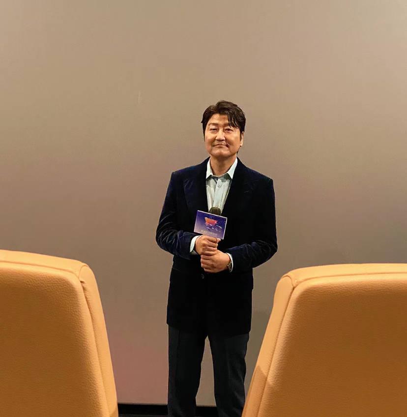 周星驰宣布拍摄少林女足怎么报名,周星驰邀请宋康昊