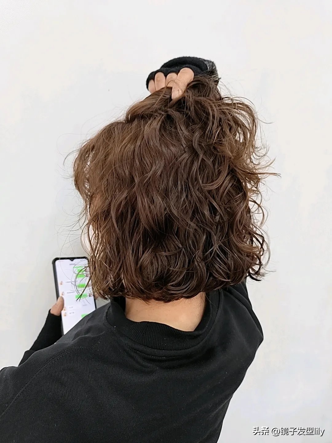 短发烫发女2021流行小卷发型减龄,2020年最火短发小卷花样多点的