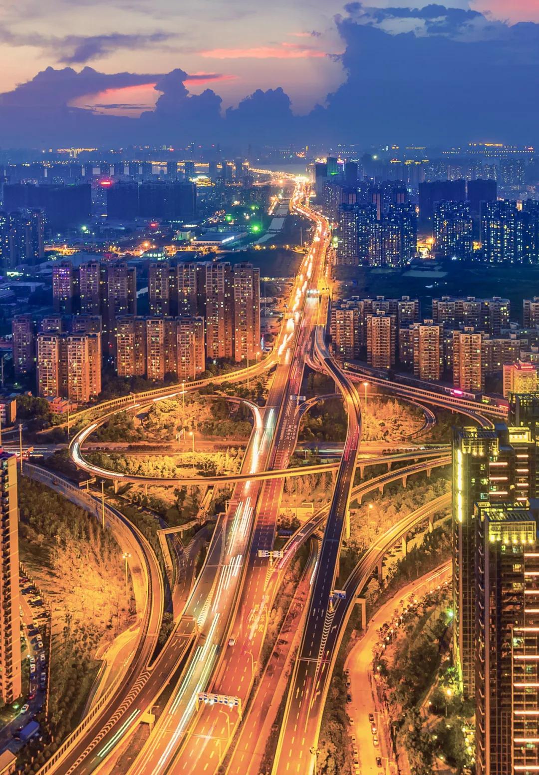 九州通衢冲上云霄去星辰大海