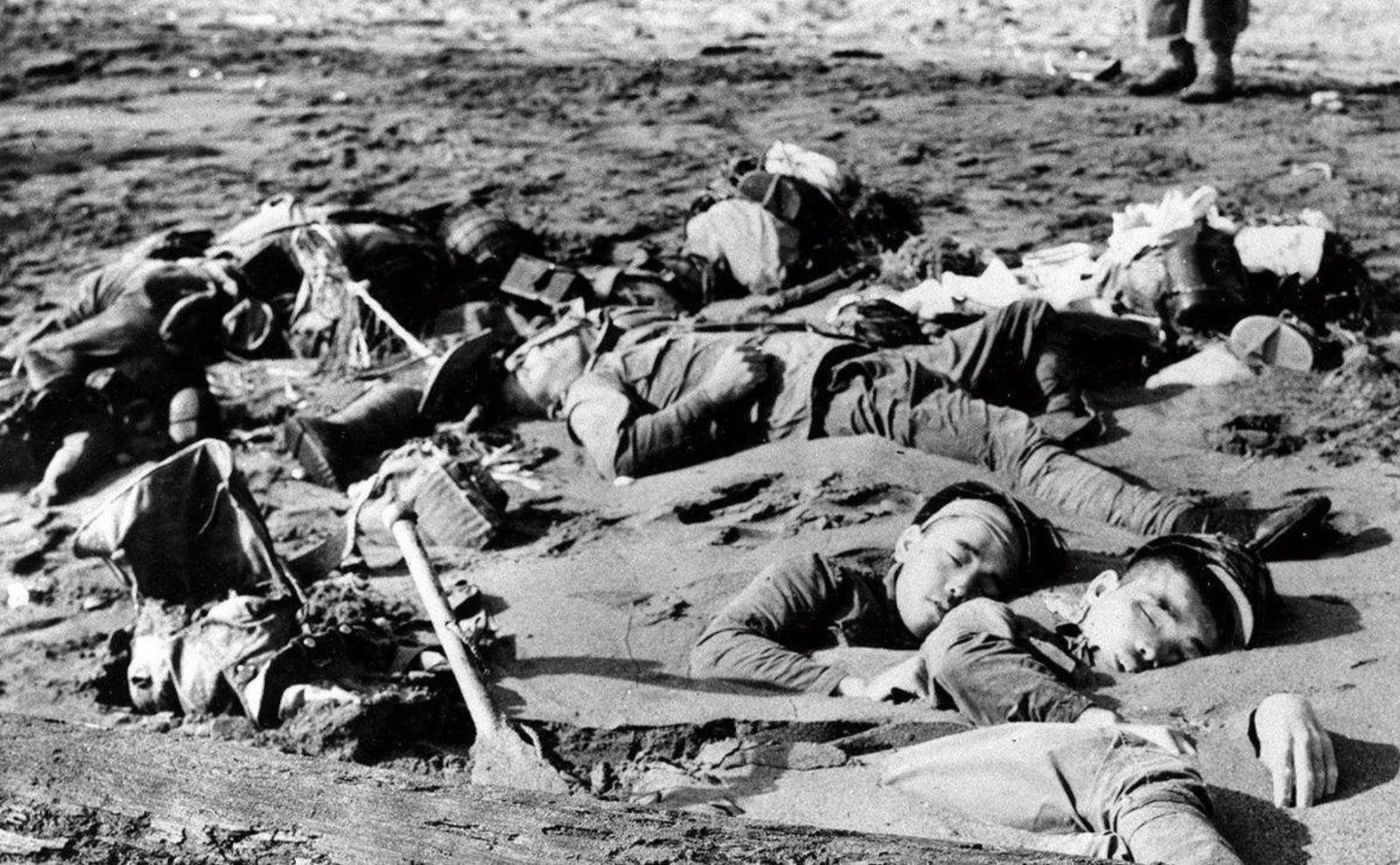 人间惨剧！瓜岛战役结束后，美军从日军胃中发现人肉残渣和脚趾