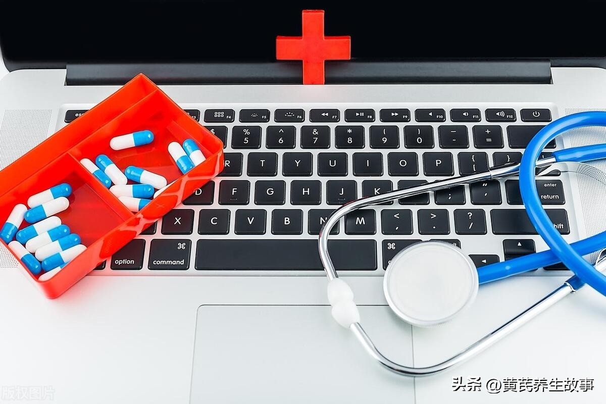 外阴下的小颗粒是尖锐性湿疣吗,外阴上的小颗粒是尖锐性湿疣吗