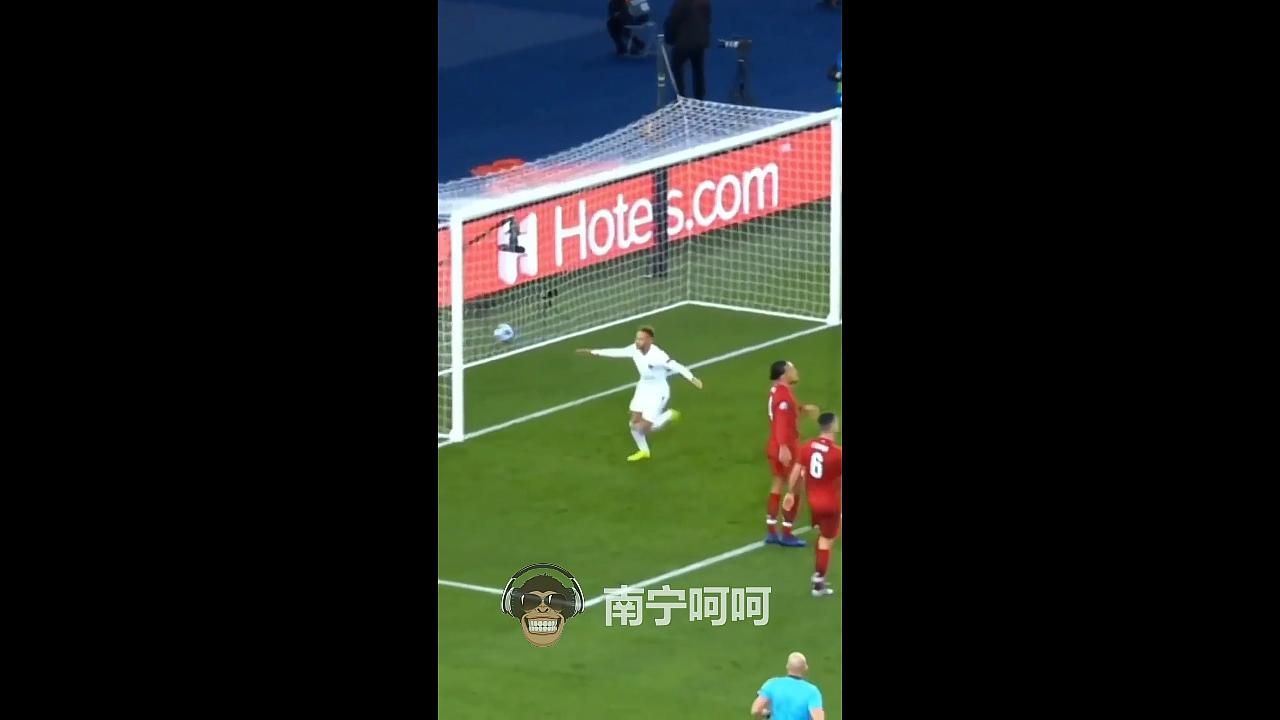 巴西一哥历史最高转会费,世界足坛第一个身价过亿的是谁