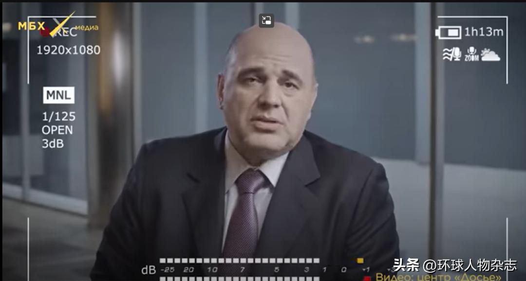 俄罗斯总理，钢琴比普京弹得好？