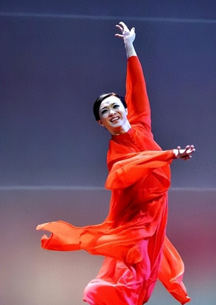 金星被问:做完变性手术后,和女人一起洗澡,会不会动心?