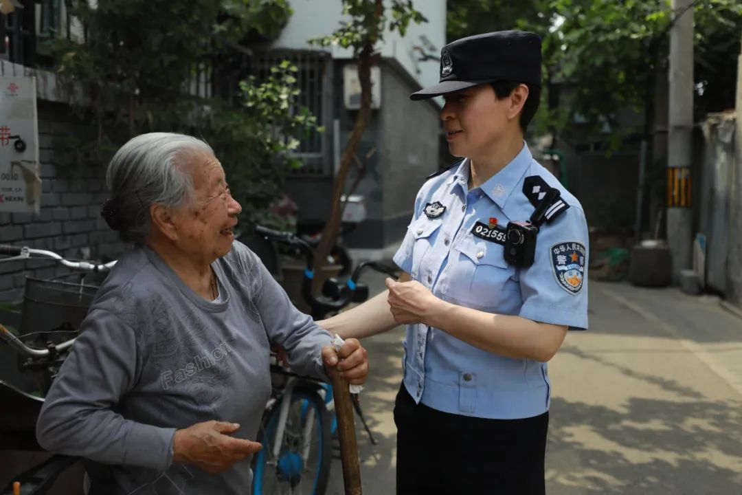 一个胡同女警和她的18年...
