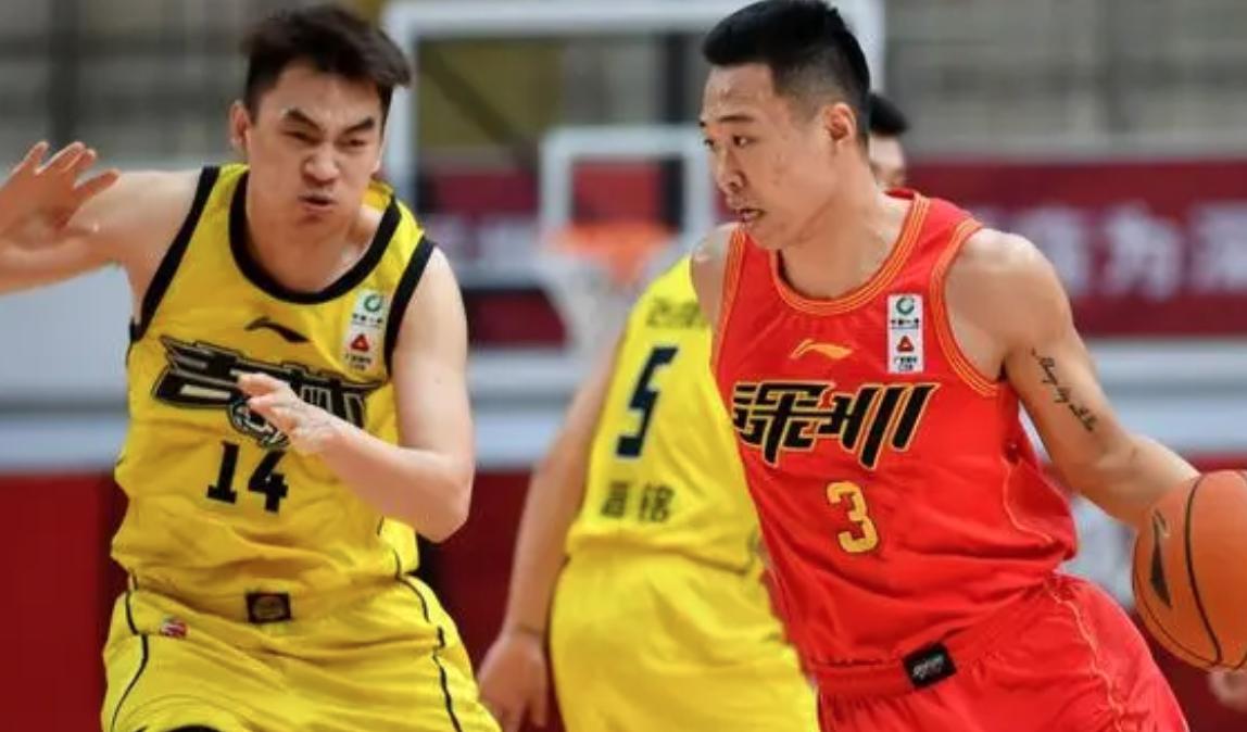 深圳男篮沈梓捷贺希宁,贺希宁关键三分奠定胜局