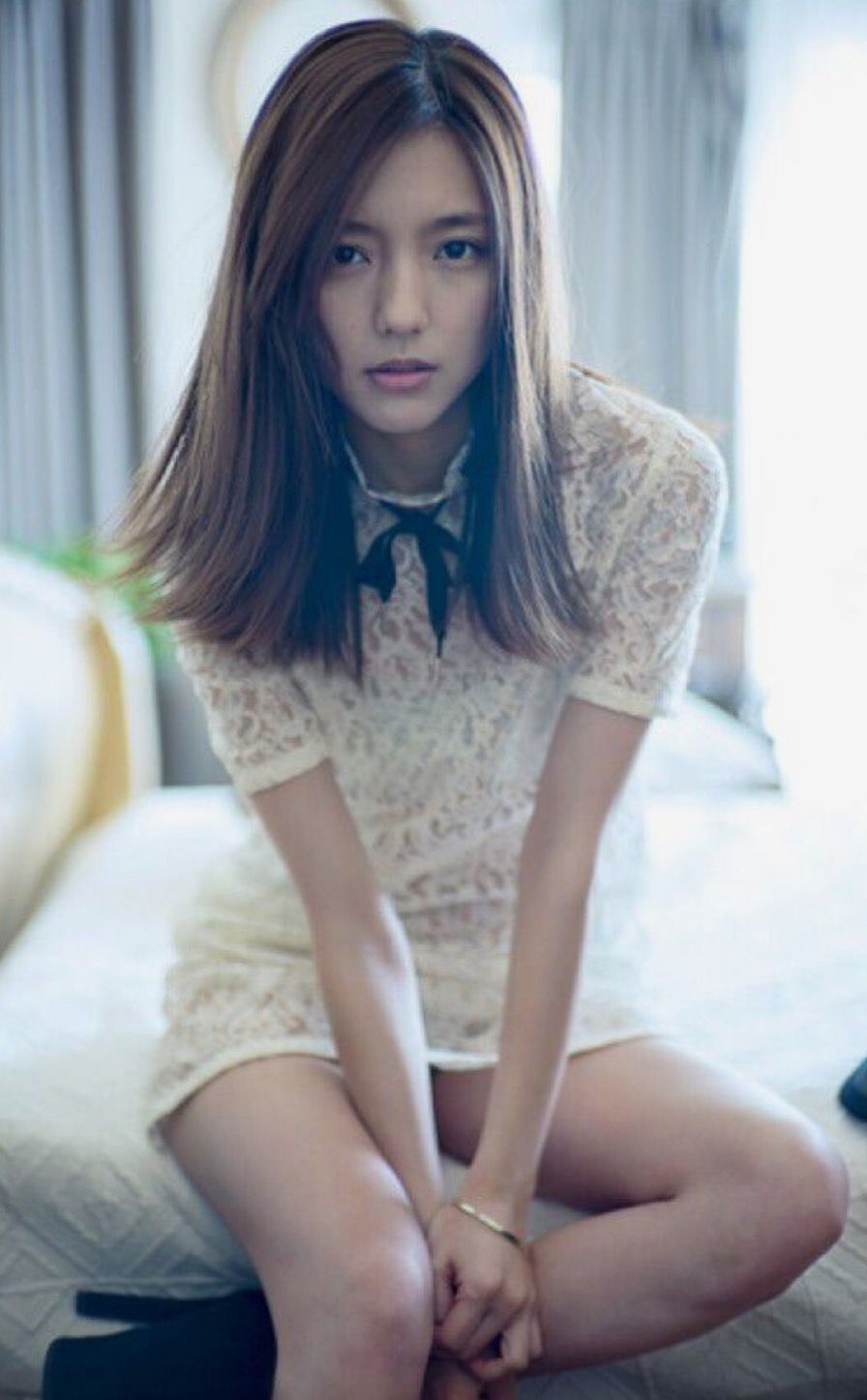 场上众星争辉，场下群芳斗艳，前中超二星妻子最具气质