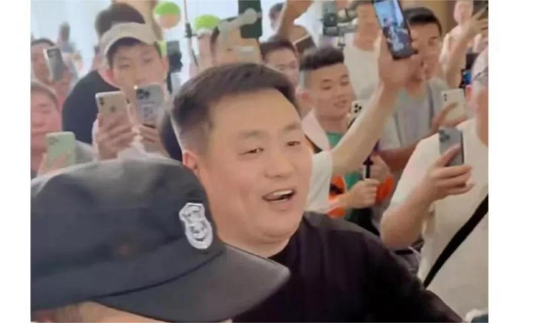 “刘能”儿子大婚现场众星云集,刘能儿子高调婚礼引热议