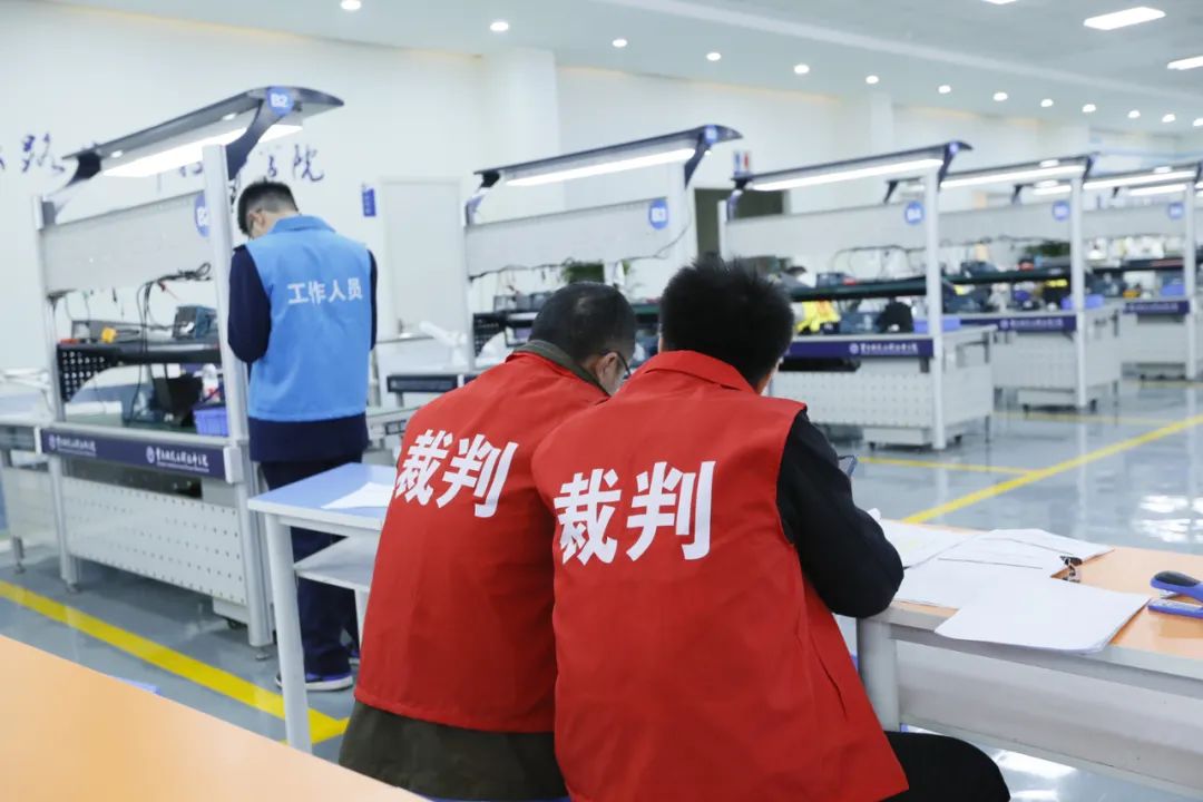 开赛！中华人民共和国第二届职业技能大赛重庆市选拔赛电子技术项目（世赛选拔与国赛精选）在铁路校拉开帷幕