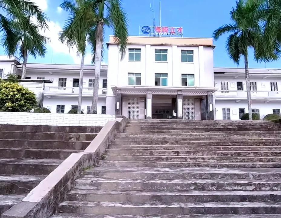 立才农场到三亚市区多远,三亚坐几路车到南岛农场