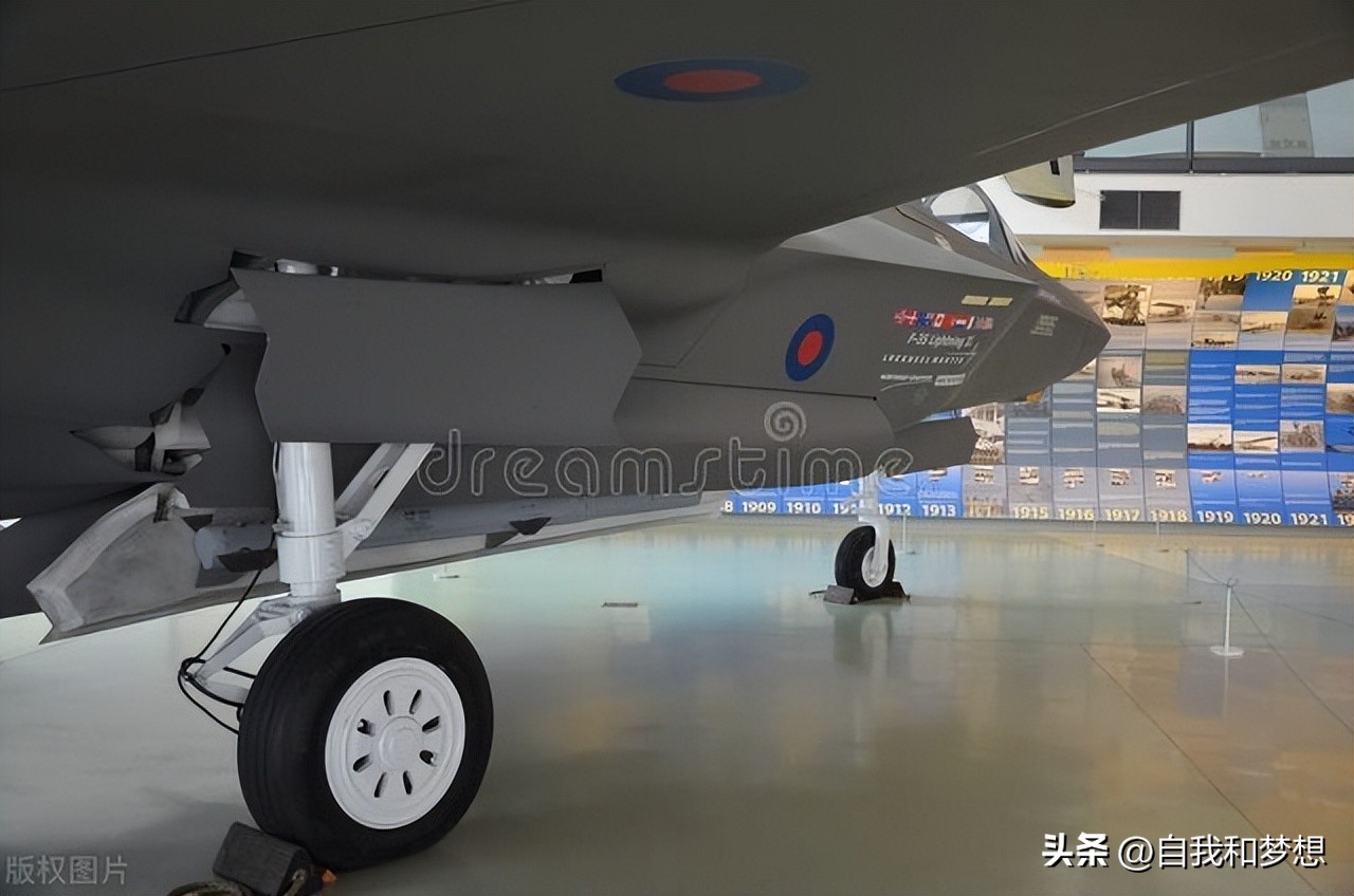 歼31vsf35视频,歼-35相比于fc-31有哪些改进之处