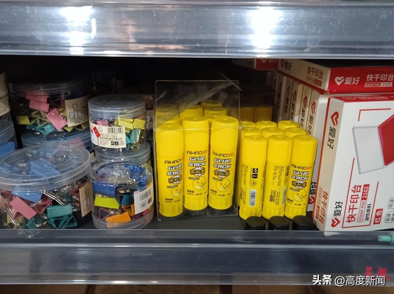 “零点生鲜”卖过期商品被投诉新建市场监管查处后仍然在售